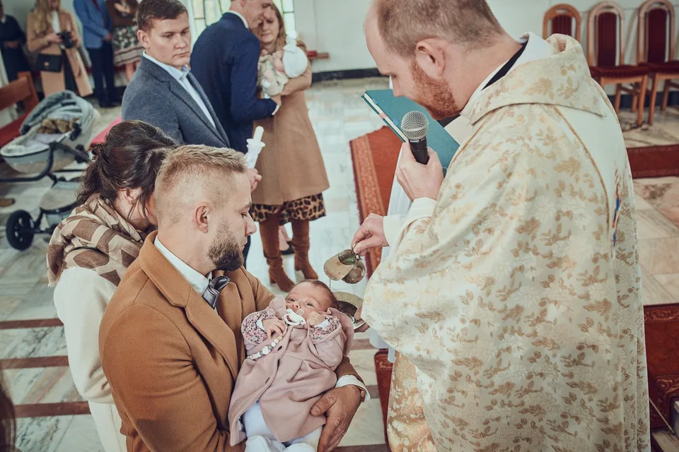 Przyjęcie pochrzestne w rodzinnym gronie, reportaż fotografa z chrztu