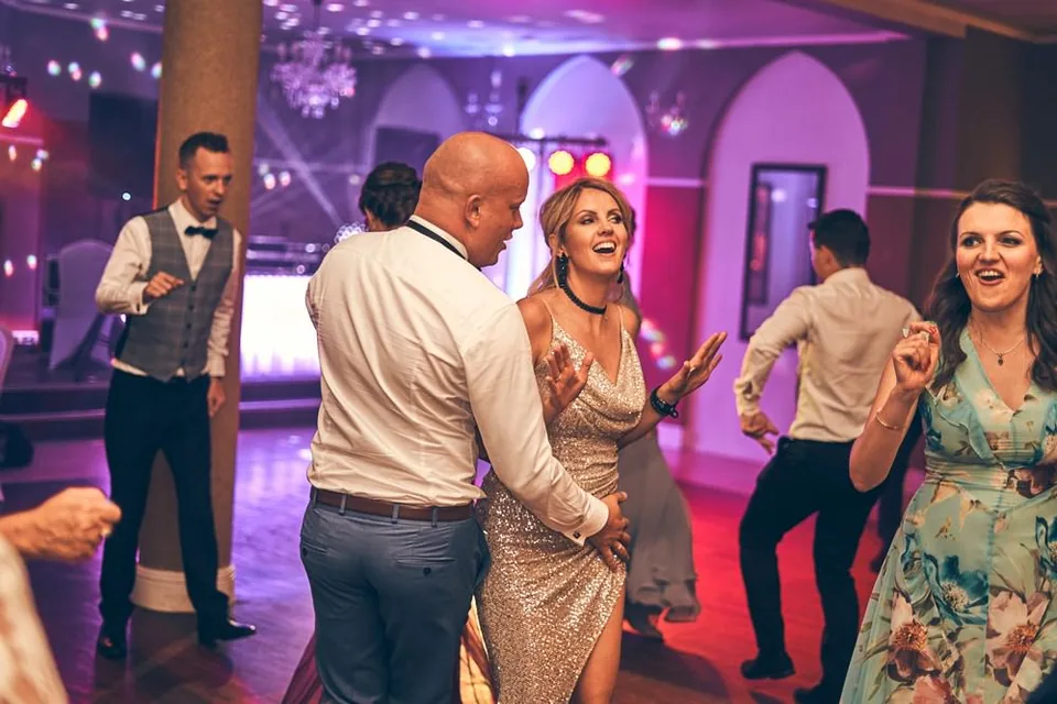 Reportaż ślubny, Magda i Piotr, Dwór Artusa, Łódź - kadr 117