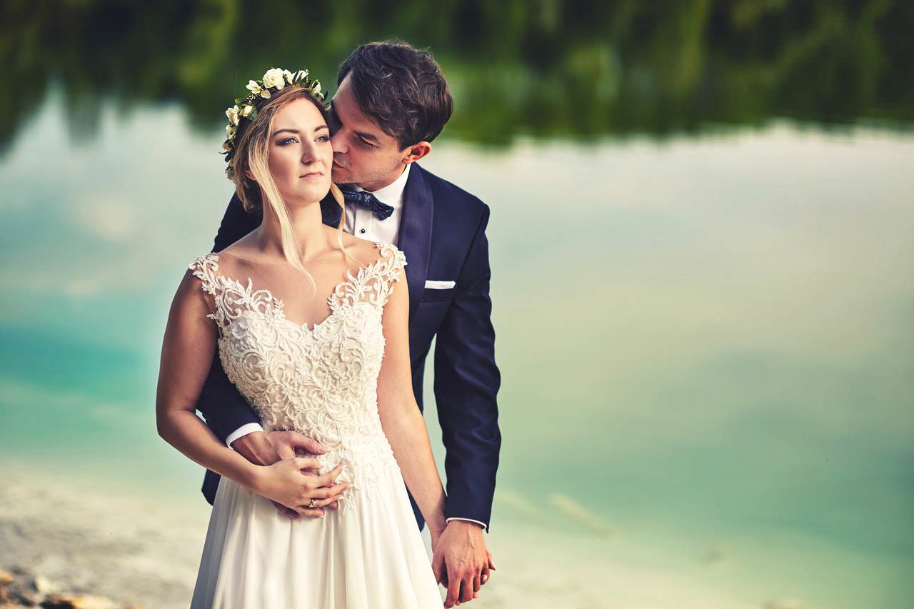 fotografia ślubna plener lazurowe jezioro