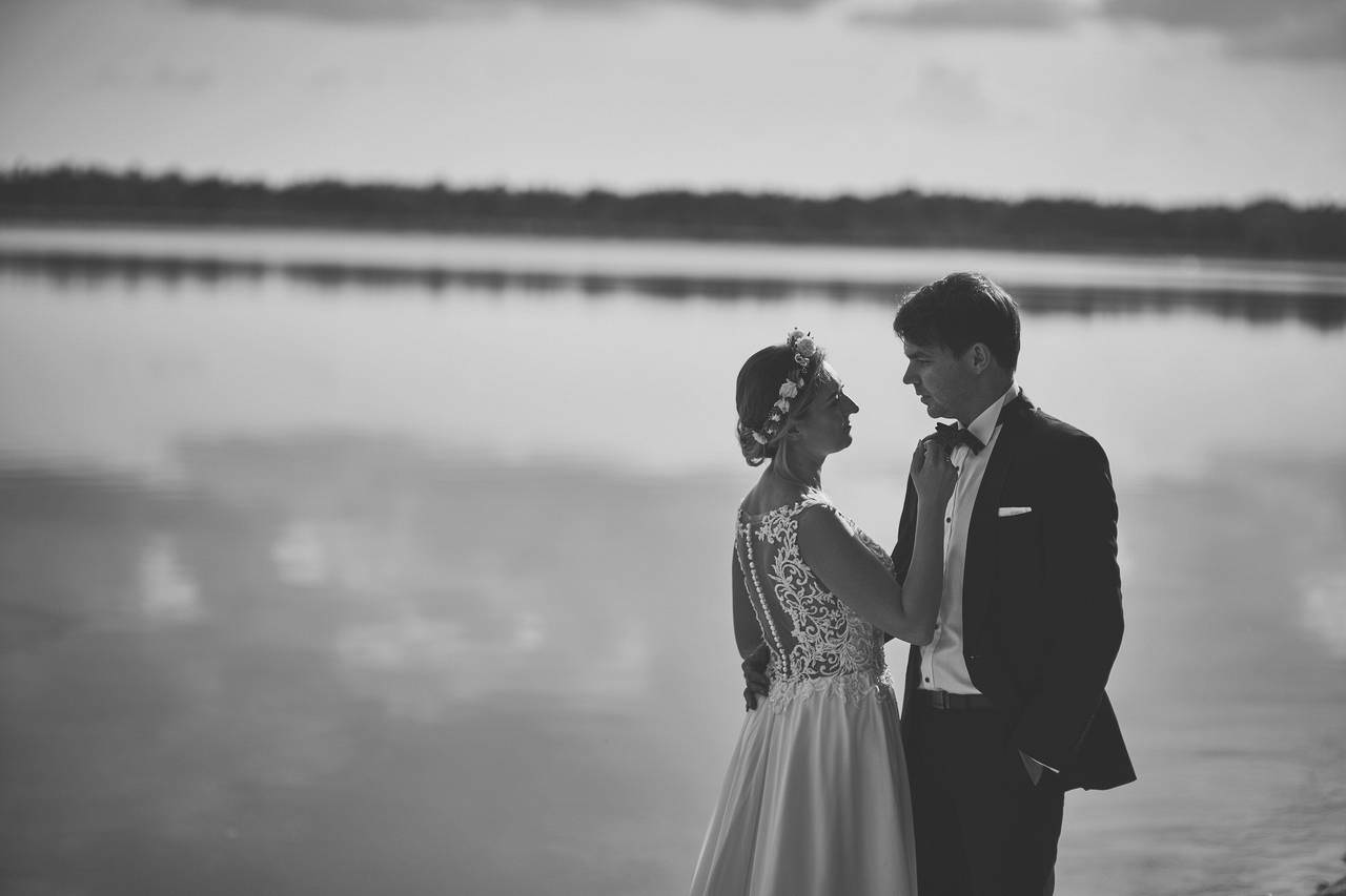 fotografia ślubna plener lazurowe jezioro