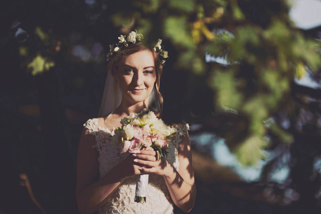 fotografia ślubna plener lazurowe jezioro