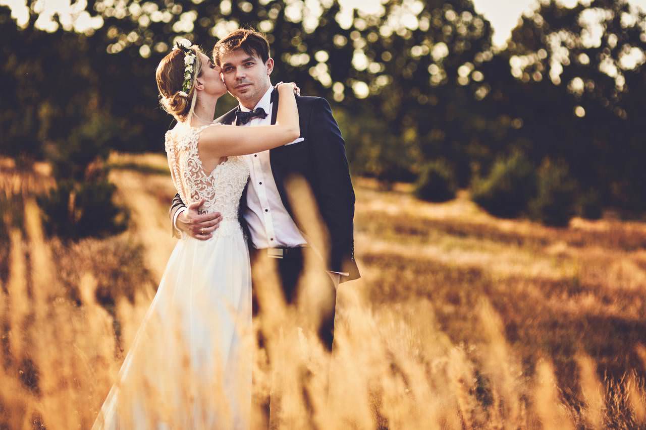 fotografia ślubna plener lazurowe jezioro